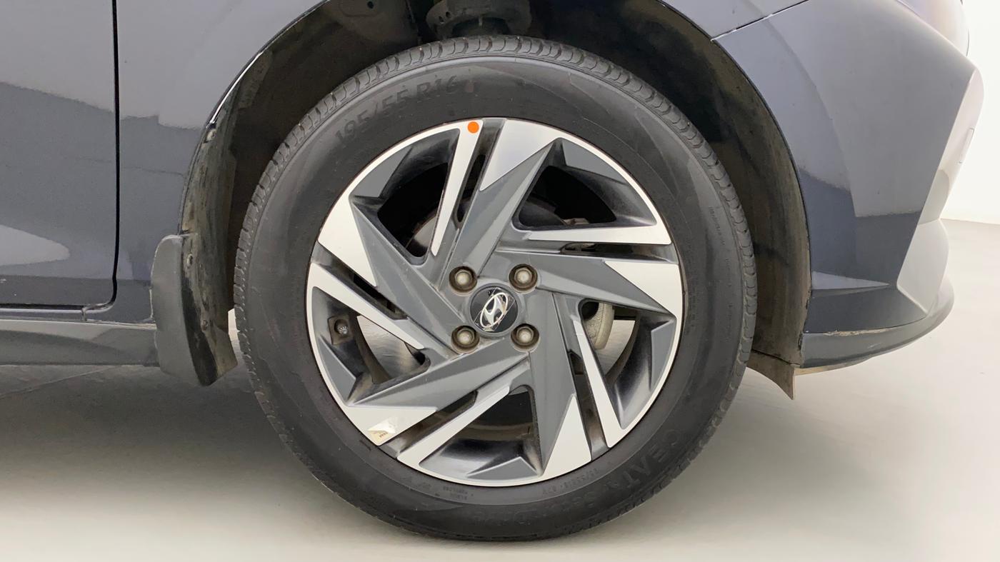 2022 Hyundai NEW I20 ASTA (O) 1.2 AT, Petrol, Automatic, 13,604 km, Right Front Wheel