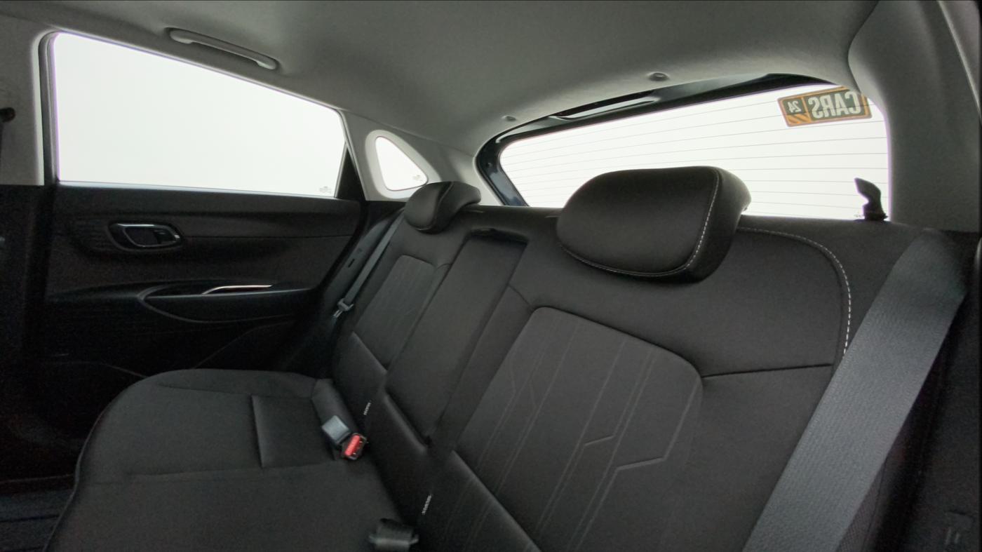 2022 Hyundai NEW I20 ASTA (O) 1.2 AT, Petrol, Automatic, 13,604 km, Right Side Rear Door Cabin