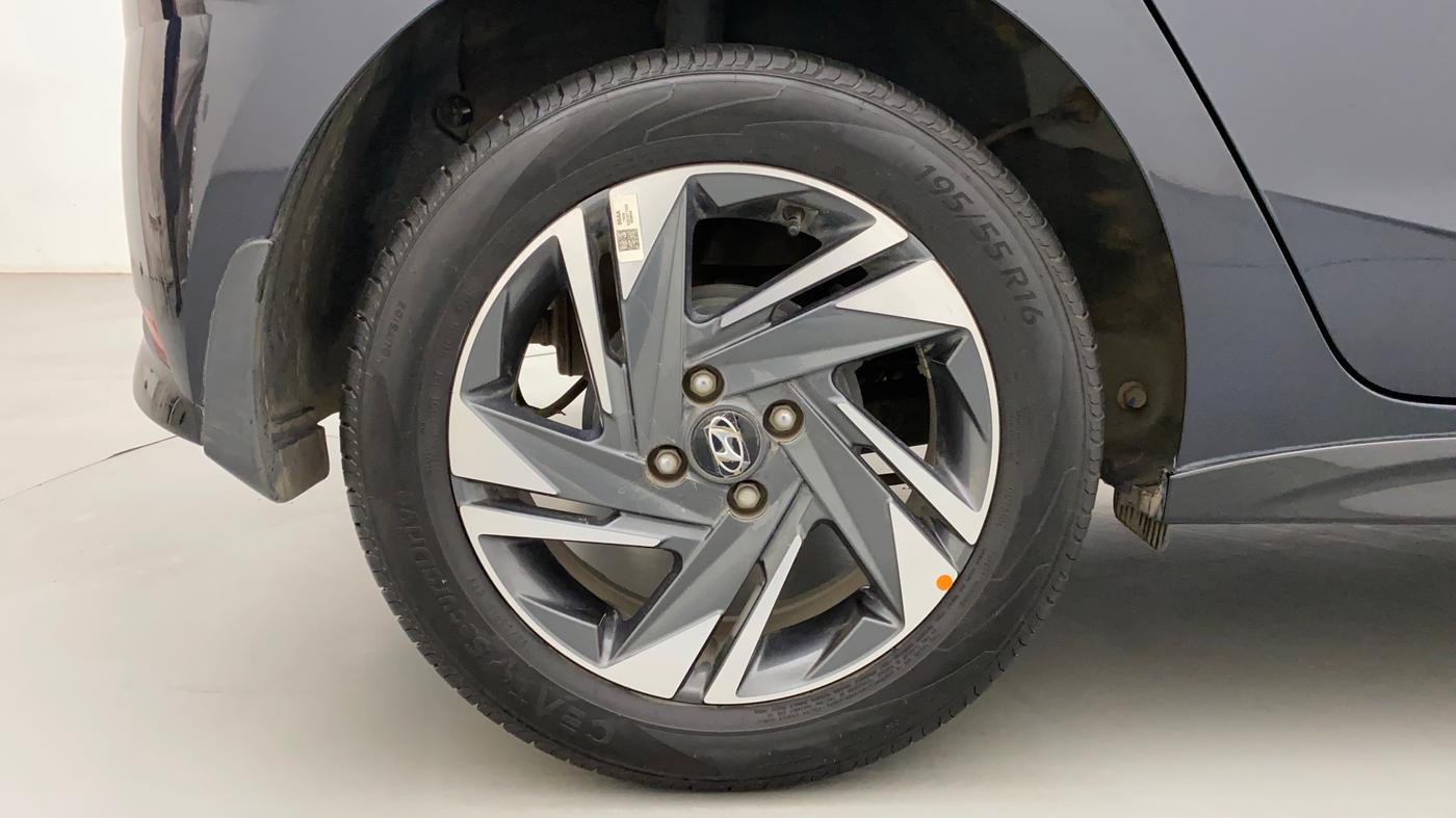 2022 Hyundai NEW I20 ASTA (O) 1.2 AT, Petrol, Automatic, 13,604 km, Right Rear Wheel