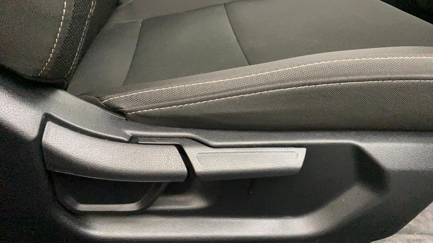 2022 Hyundai NEW I20 ASTA (O) 1.2 AT, Petrol, Automatic, 13,604 km, Driver Side Adjustment Panel