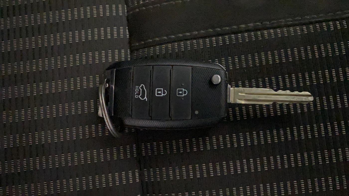 2022 KIA CARENS PRESTIGE 1.5 PETROL 7 STR, Petrol, Manual, 51,013 km, Key Close Up