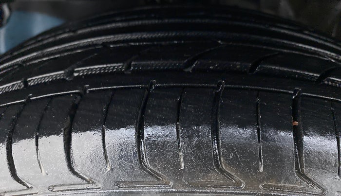 2014 Honda Brio 1.2 S MT I VTEC, CNG, Manual, 74,018 km, Left Front Tyre Tread