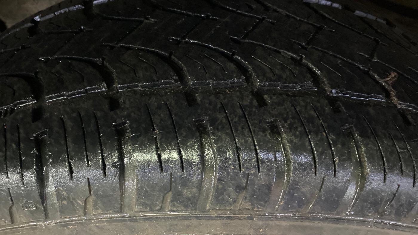 2018 Mahindra Scorpio S7, Diesel, Manual, 30,082 km, Left Rear Tyre Tread