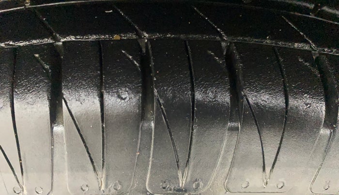 2021 KIA SONET GTX PLUS 1.5, Diesel, Manual, 33,256 km, Left Front Tyre Tread