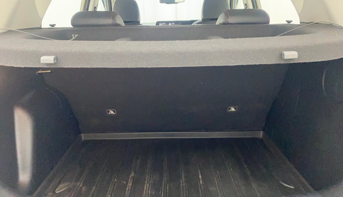 2021 KIA SONET GTX PLUS 1.5, Diesel, Manual, 33,256 km, Boot Inside