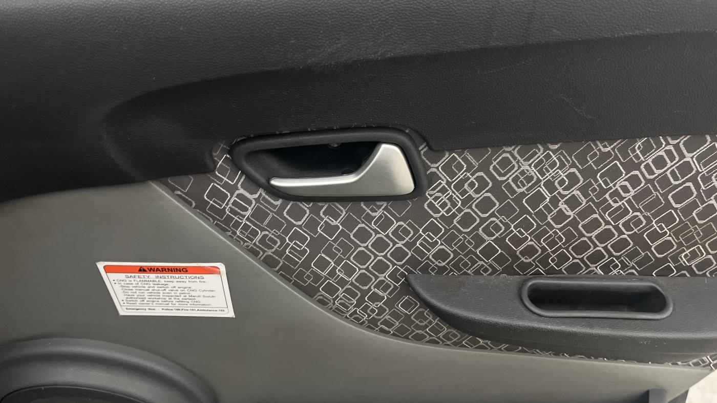 2019 Maruti Alto 800 LXI CNG, CNG, Manual, 33,440 km, Driver Side Door Panels Control