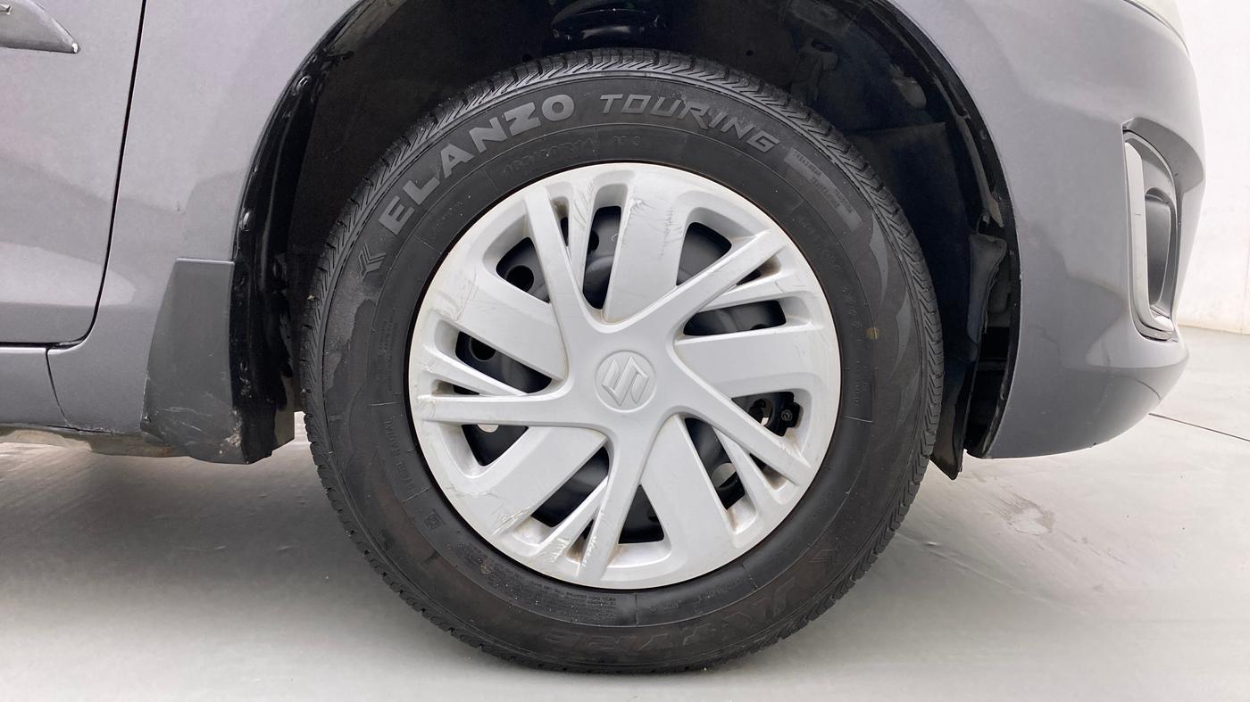 2017 Maruti Swift VXI, Petrol, Manual, 73,914 km, Right Front Wheel