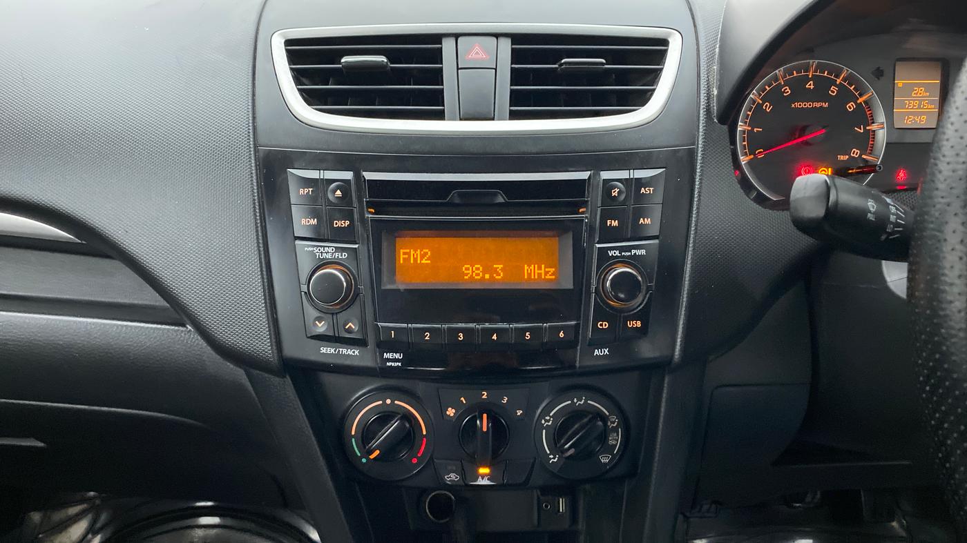 2017 Maruti Swift VXI, Petrol, Manual, 73,914 km, Air Conditioner