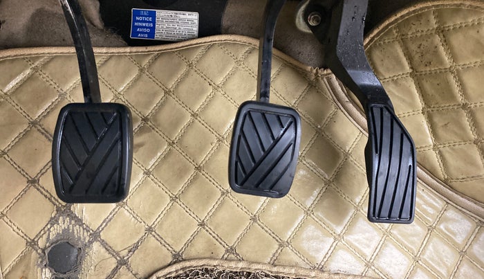 2018 Maruti Ertiga ZXI, CNG, Manual, 61,743 km, Pedals