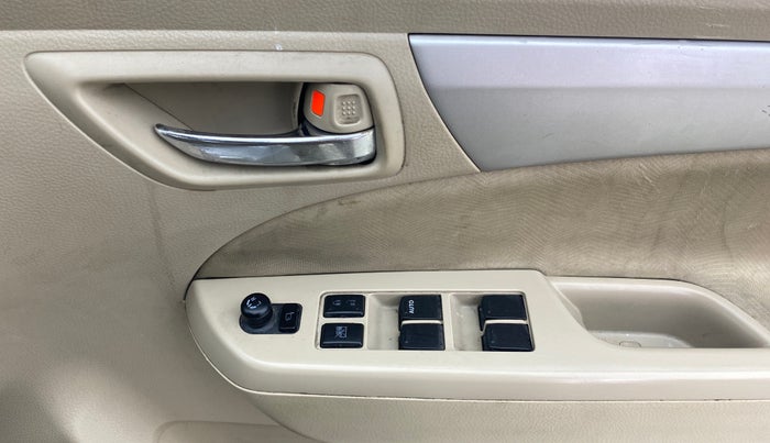 2018 Maruti Ertiga ZXI, CNG, Manual, 61,743 km, Driver Side Door Panels Control