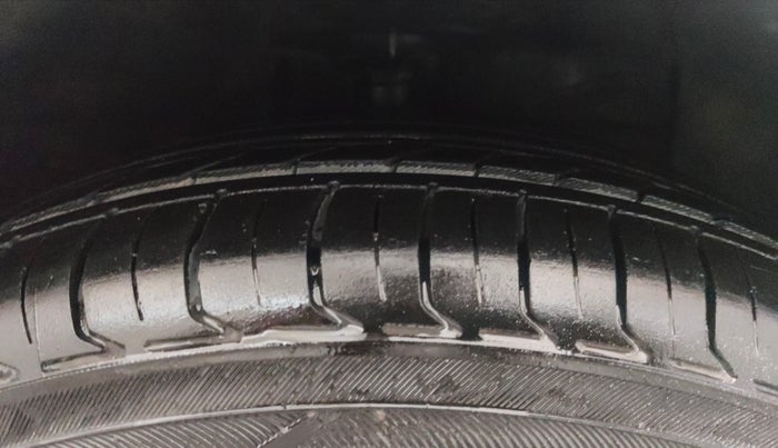 2015 Hyundai Xcent S 1.2, Petrol, Manual, 25,456 km, Right Front Tyre Tread