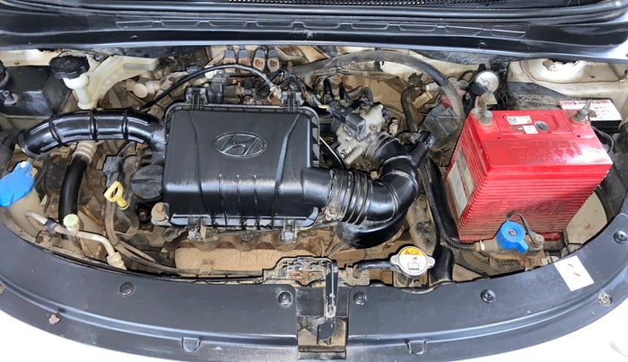 2014 Hyundai i10 MAGNA 1.1, CNG, Manual, 1,05,896 km, Engine View