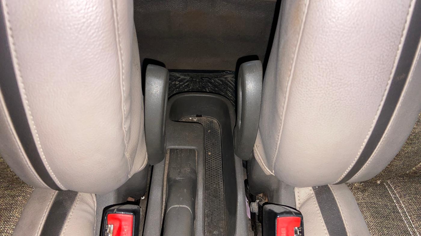 2014 Hyundai i10 MAGNA 1.1, CNG, Manual, 1,05,907 km, Driver Side Adjustment Panel