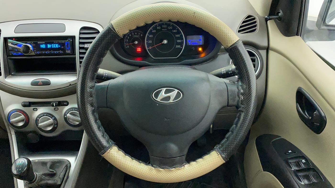 2014 Hyundai i10 MAGNA 1.1, Petrol, Manual, 31,928 km, Steering Wheel Close Up