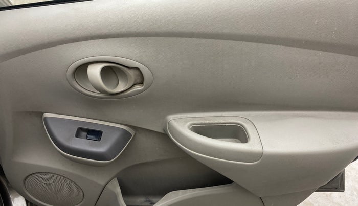 2015 Datsun Go Plus T, Petrol, Manual, 51,314 km, Driver Side Door Panels Control