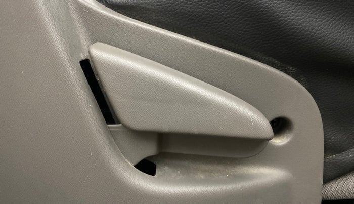 2015 Datsun Go Plus T, Petrol, Manual, 51,314 km, Driver Side Adjustment Panel