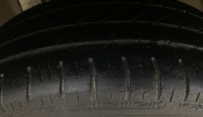 2015 Datsun Go Plus T, Petrol, Manual, 51,314 km, Left Front Tyre Tread