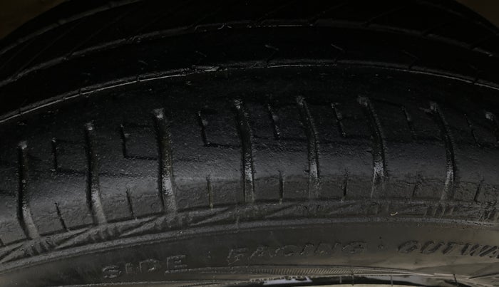 2015 Datsun Go Plus T, Petrol, Manual, 51,314 km, Right Front Tyre Tread