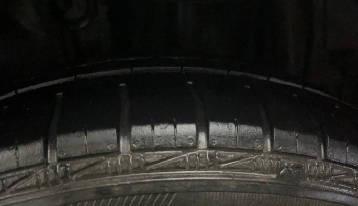 2016 Tata Tiago XZ PETROL, Petrol, Manual, 73,420 km, Left Rear Tyre Tread