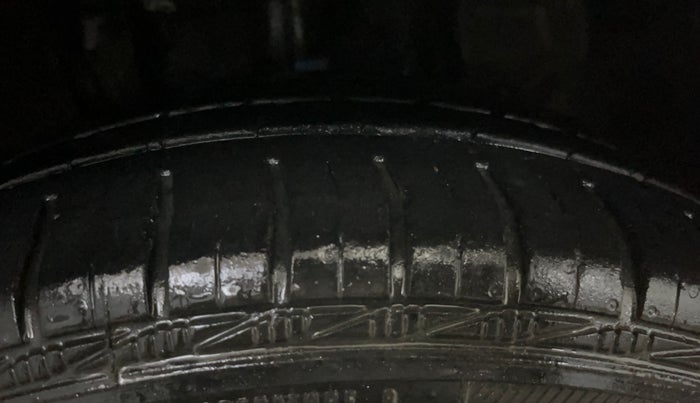 2016 Tata Tiago XZ PETROL, Petrol, Manual, 73,420 km, Right Front Tyre Tread