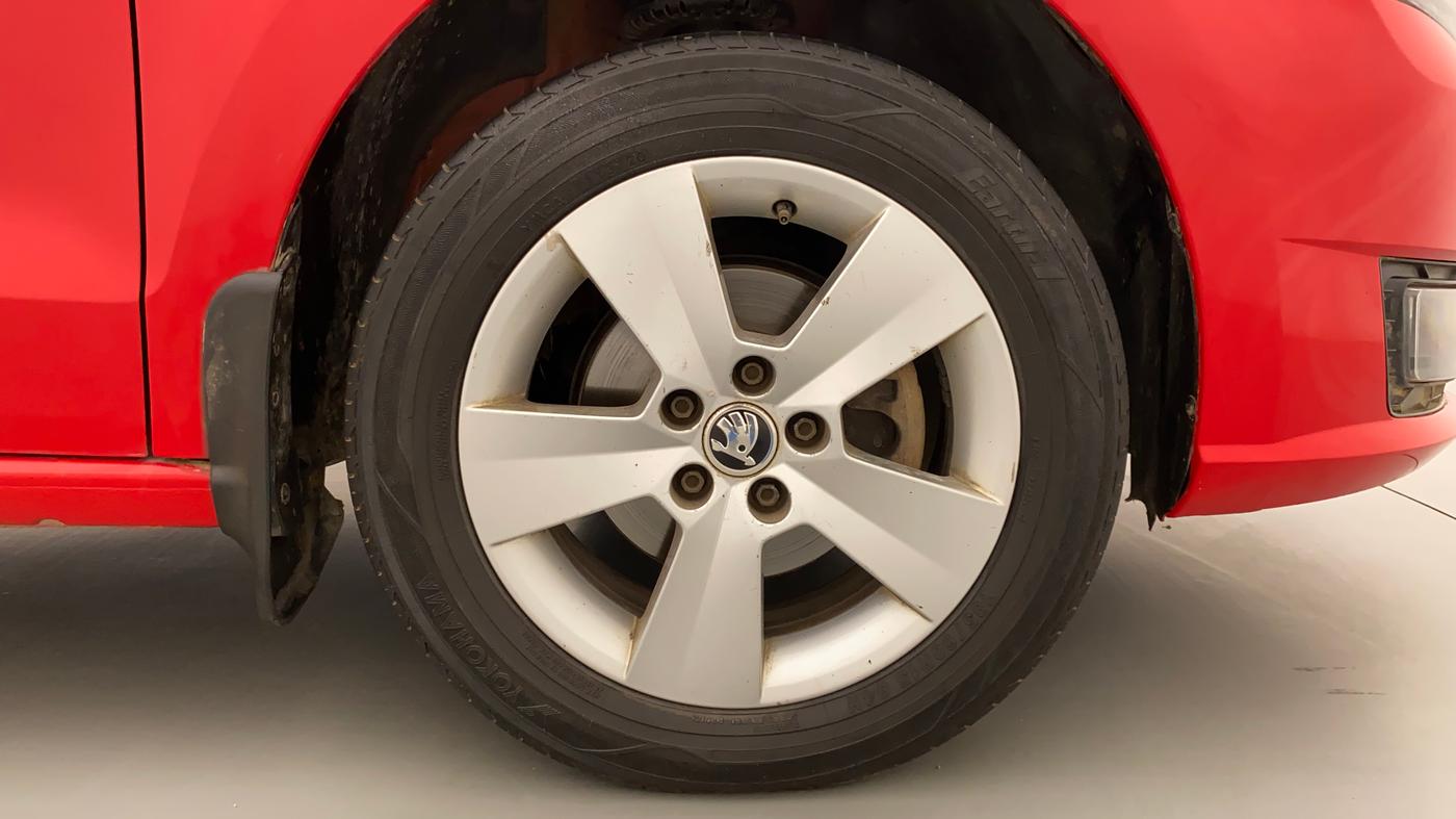 2017 Skoda Rapid STYLE 1.5 TDI, Diesel, Manual, 85,237 km, Right Front Wheel