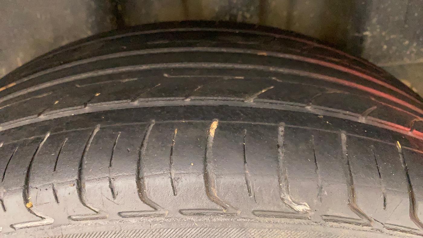 2017 Skoda Rapid STYLE 1.5 TDI, Diesel, Manual, 85,237 km, Left Rear Tyre Tread