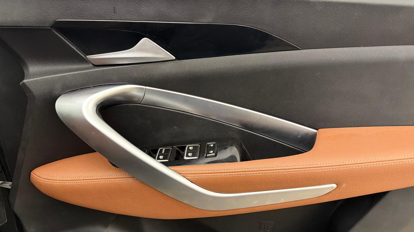2021 MG HECTOR PLUS SMART 1.5 PETROL TURBO DCT 6-STR, Petrol, Automatic, 82,410 km, Driver Side Door Panels Control