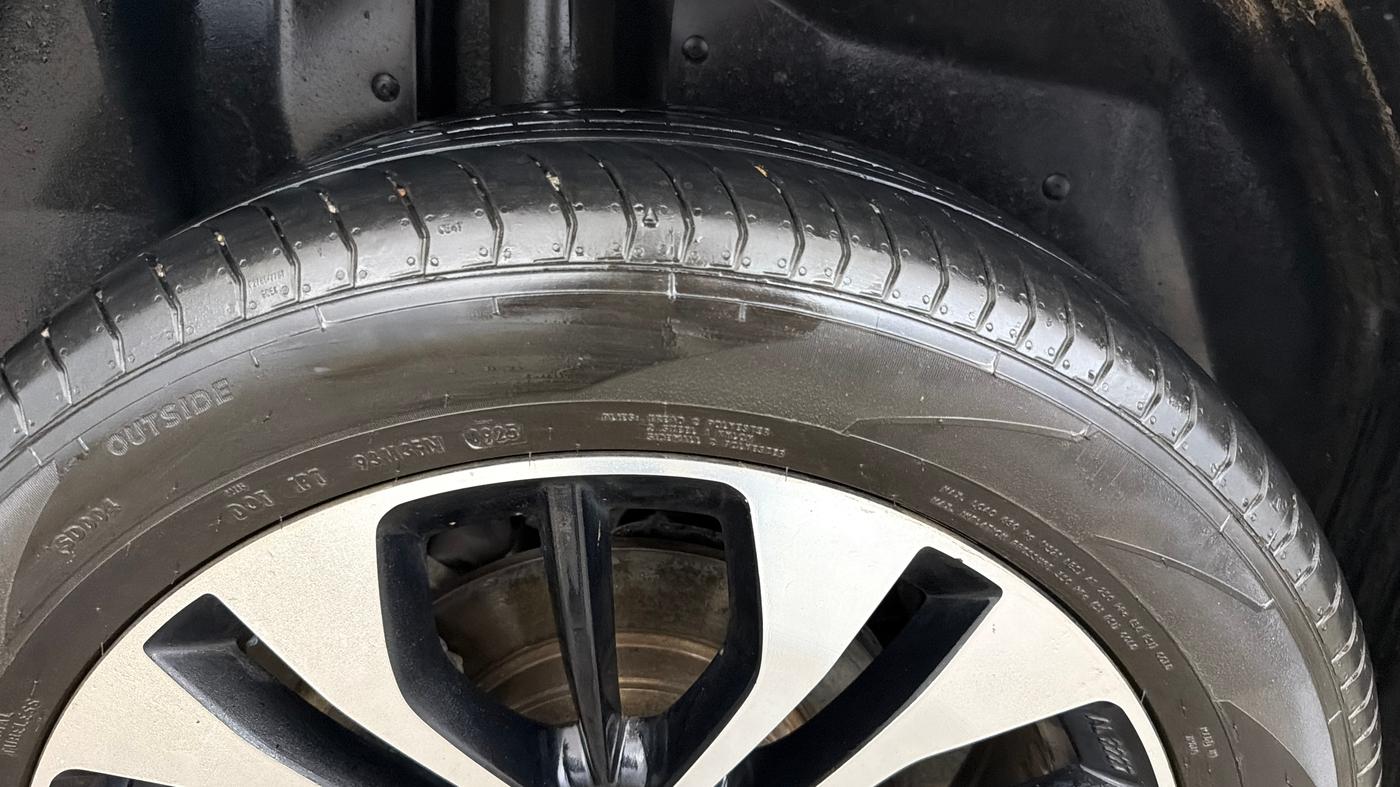 2021 MG HECTOR PLUS SMART 1.5 PETROL TURBO DCT 6-STR, Petrol, Automatic, 82,410 km, Right Rear Tyre Tread