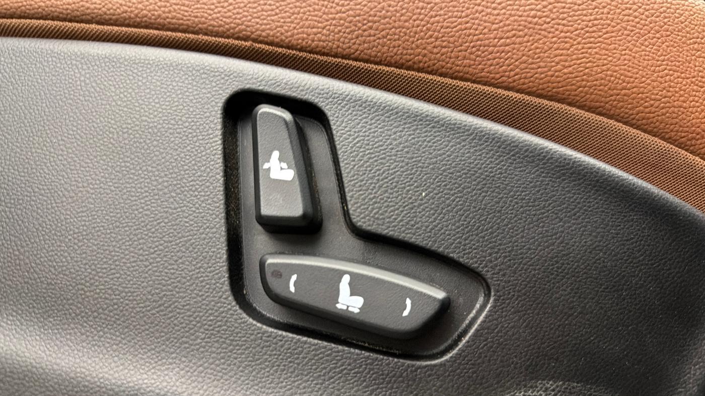 2021 MG HECTOR PLUS SMART 1.5 PETROL TURBO DCT 6-STR, Petrol, Automatic, 82,410 km, Driver Side Adjustment Panel