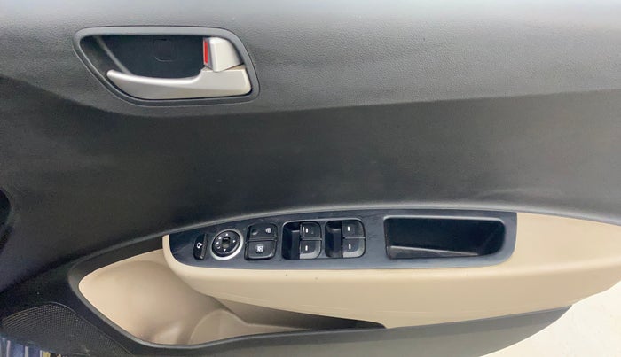 2015 Hyundai Xcent SX AT 1.2 (O), Petrol, Automatic, 80,603 km, Driver Side Door Panels Control