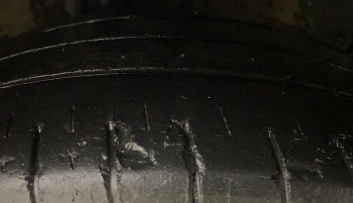 2015 Hyundai Xcent SX AT 1.2 (O), Petrol, Automatic, 80,603 km, Right Front Tyre Tread