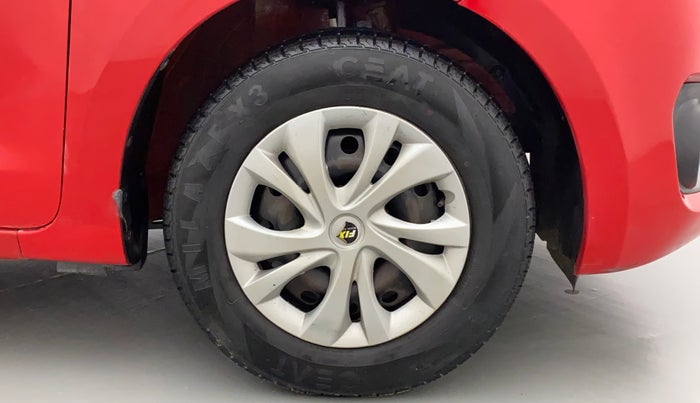 2018 Maruti Swift VXI, CNG, Manual, 91,586 km, Right Front Wheel