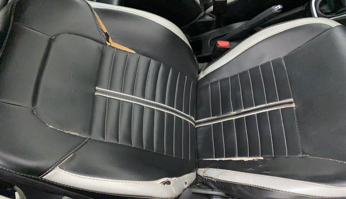 2018 Maruti Swift VXI, CNG, Manual, 91,586 km, Driver seat - Seat cover minor torn