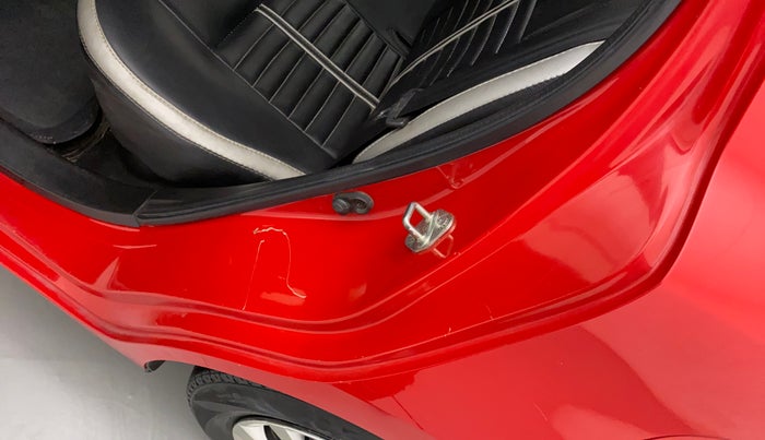 2018 Maruti Swift VXI, CNG, Manual, 91,586 km, Left C pillar - Minor scratches