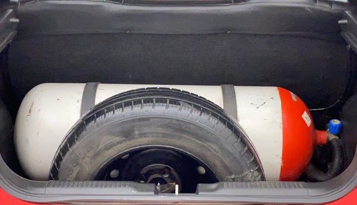 2018 Maruti Swift VXI, CNG, Manual, 91,586 km, Boot Inside