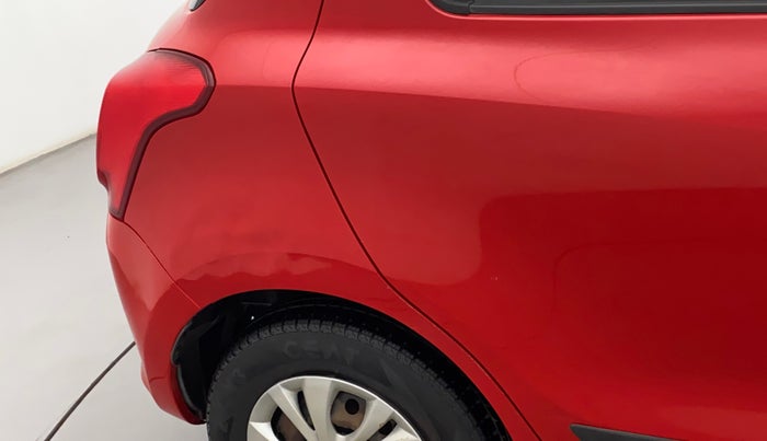 2018 Maruti Swift VXI, CNG, Manual, 91,586 km, Right quarter panel - Slightly dented