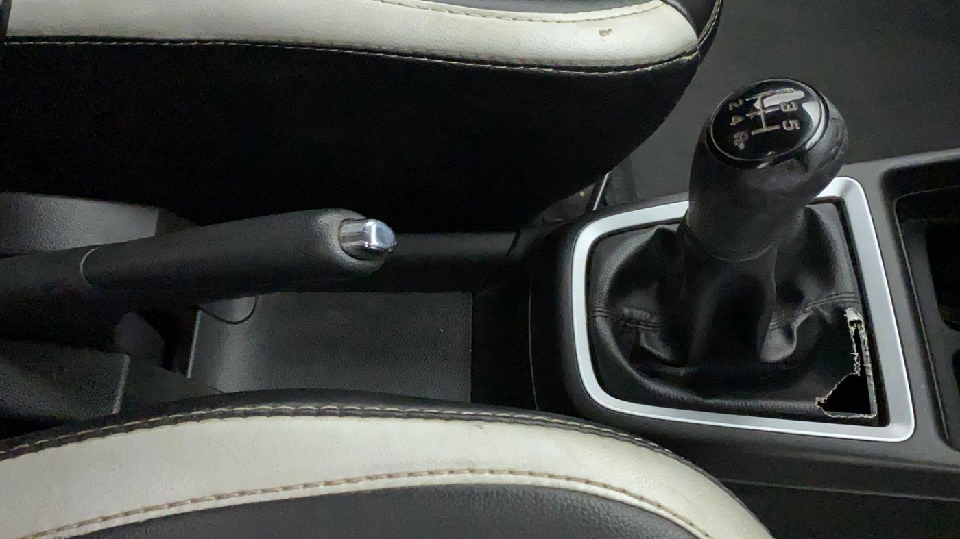 2018 Maruti Swift VXI, CNG, Manual, 91,586 km, Gear Lever