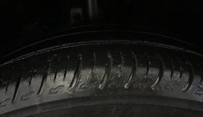 2021 Maruti Baleno DELTA PETROL 1.2, CNG, Manual, 51,393 km, Left Front Tyre Tread