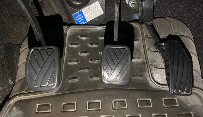 2021 Maruti Baleno DELTA PETROL 1.2, CNG, Manual, 51,393 km, Pedals