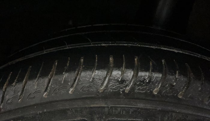 2021 Maruti Baleno DELTA PETROL 1.2, CNG, Manual, 51,393 km, Left Rear Tyre Tread