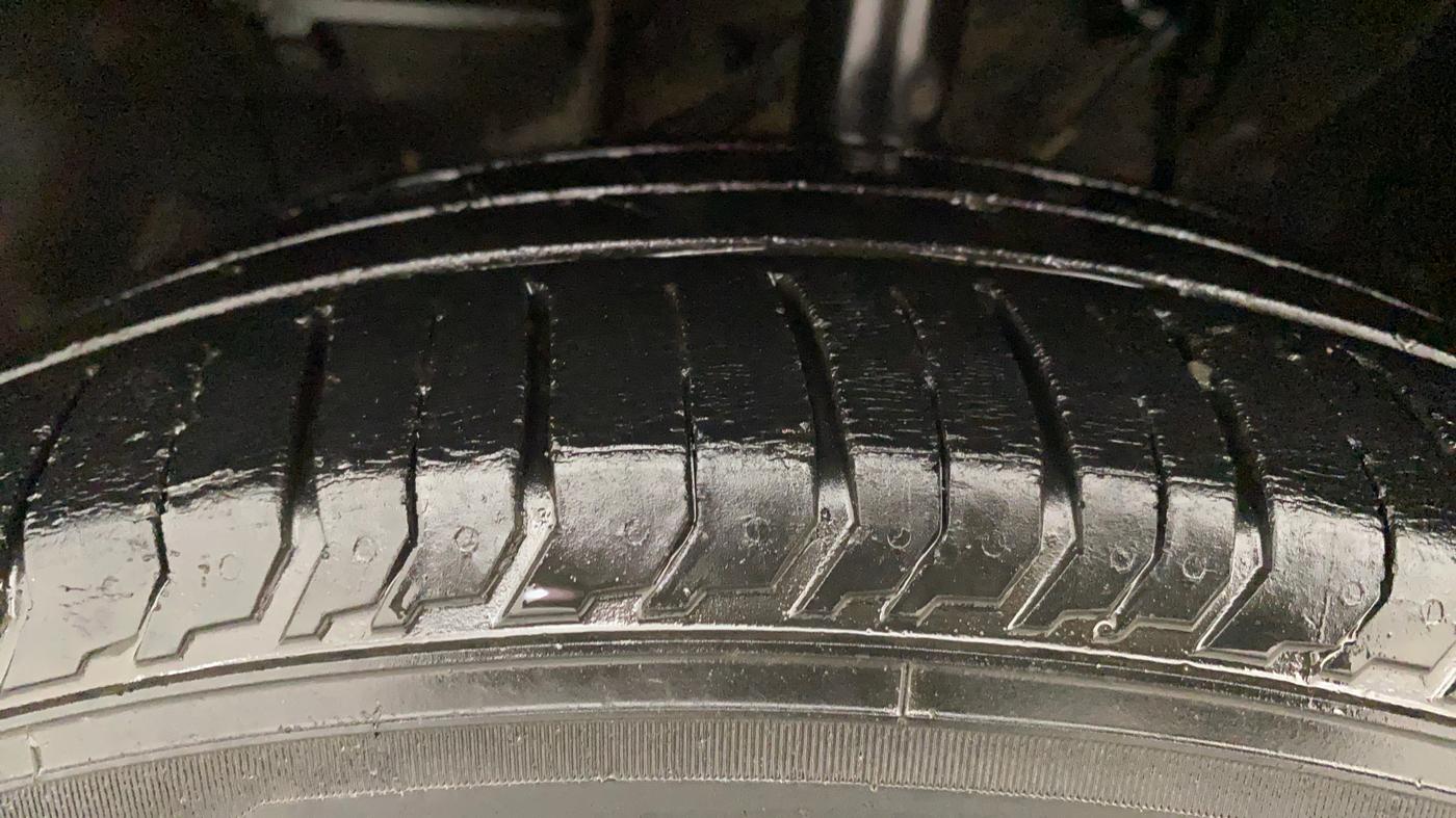 2021 Tata PUNCH ADVENTURE MT, Petrol, Manual, 45,780 km, Left Front Tyre Tread