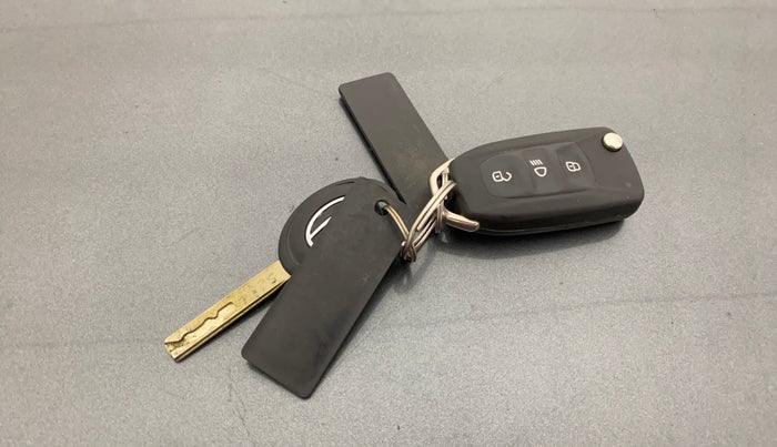 2021 Tata PUNCH ADVENTURE MT, Petrol, Manual, 45,780 km, Key Close Up