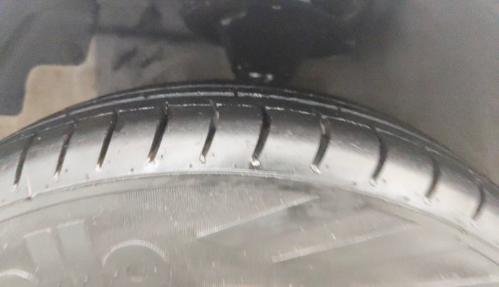 2014 Hyundai Eon ERA +, Petrol, Manual, 51,851 km, Left Front Tyre Tread