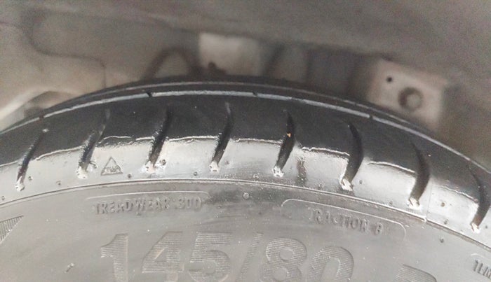 2014 Hyundai Eon ERA +, Petrol, Manual, 51,851 km, Right Rear Tyre Tread