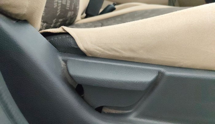 2014 Hyundai Eon ERA +, Petrol, Manual, 51,851 km, Driver Side Adjustment Panel