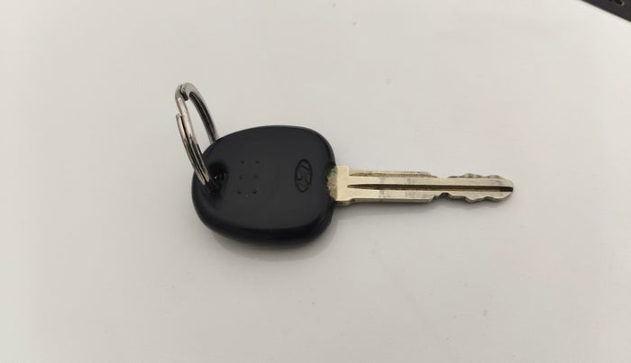 2014 Hyundai Eon ERA +, Petrol, Manual, 51,851 km, Key Close Up