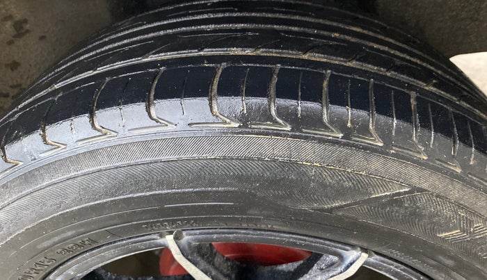 2018 Maruti Swift VXI, Petrol, Manual, 40,873 km, Left Rear Tyre Tread