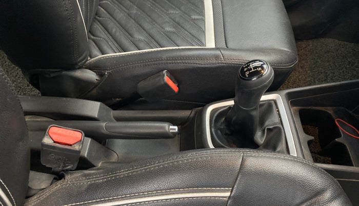 2018 Maruti Swift VXI, Petrol, Manual, 40,873 km, Gear Lever