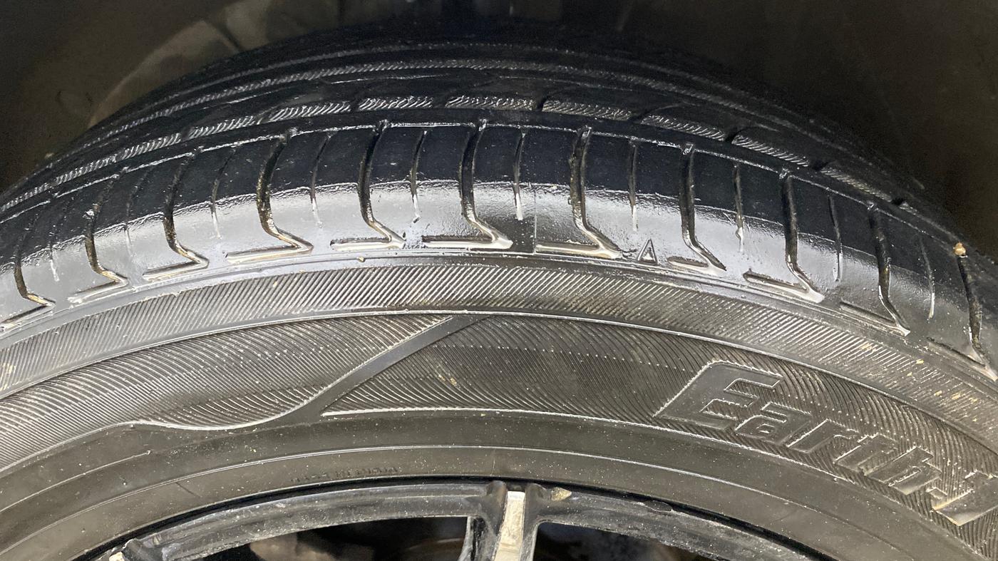 2018 Maruti Swift VXI, Petrol, Manual, 40,873 km, Left Front Tyre Tread