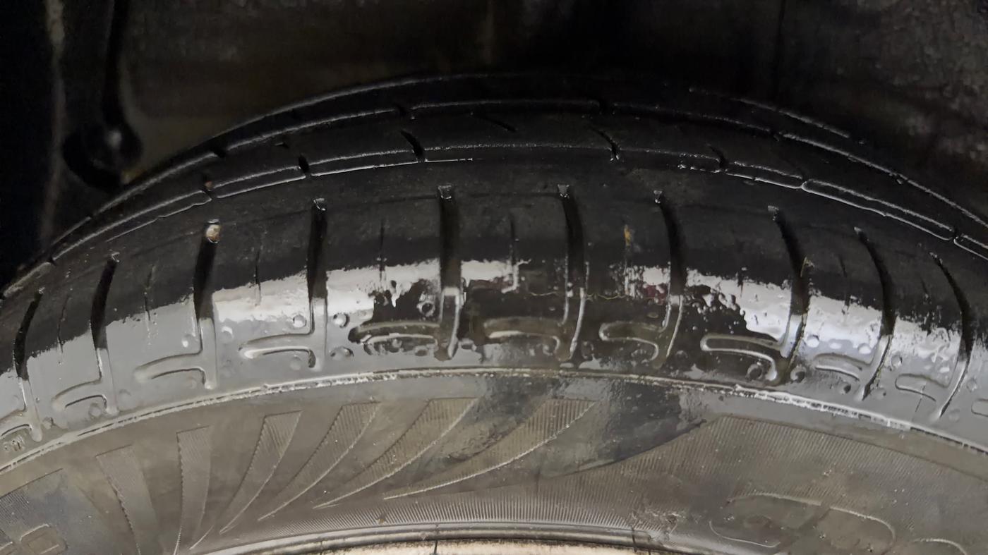 2024 Hyundai AURA E 1.2, Petrol, Manual, 36,131 km, Right Rear Tyre Tread